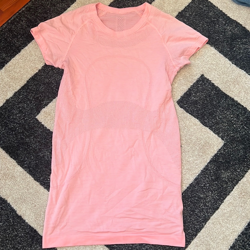 Lululemon swiftly top